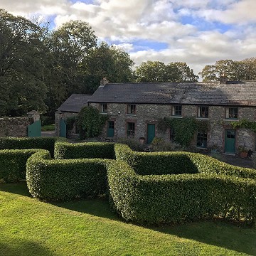 Serpentine Hedge in the Stable Yard