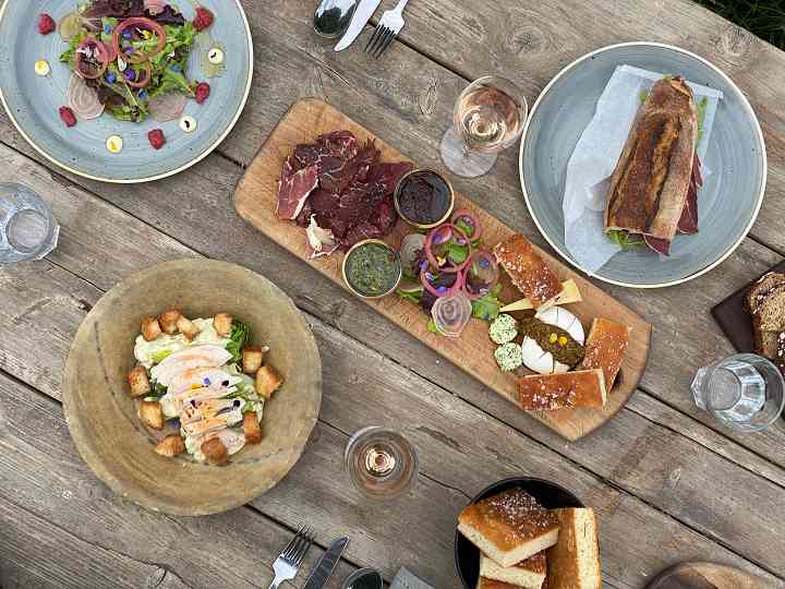 Picnic at Burtown House