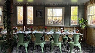 Private Dining set